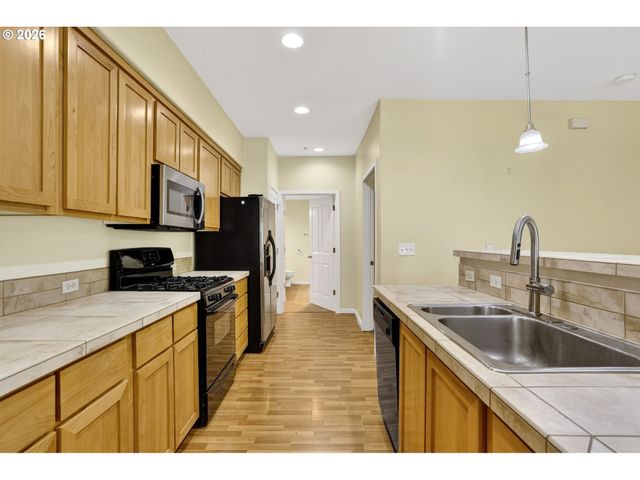 10805 Ne RED WING Way 101, Hillsboro, OR 97006