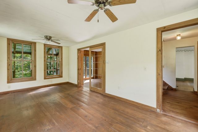 52 Baker St, Amherst, MA 01002