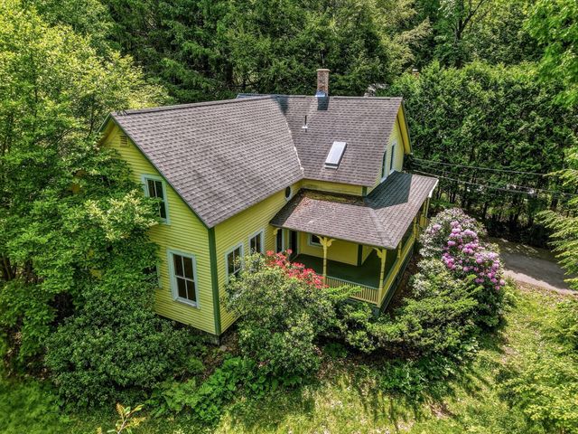 52 Baker St, Amherst, MA 01002
