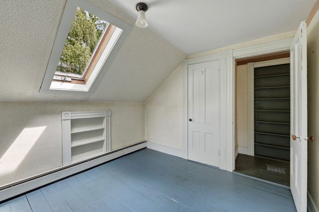 52 Baker St, Amherst, MA 01002
