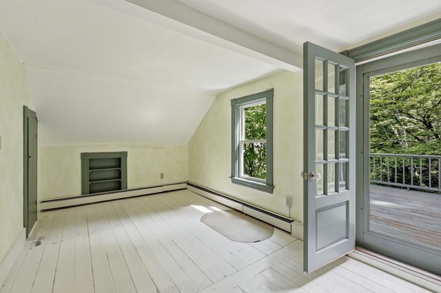 52 Baker St, Amherst, MA 01002