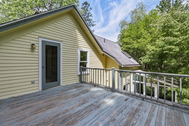 52 Baker St, Amherst, MA 01002