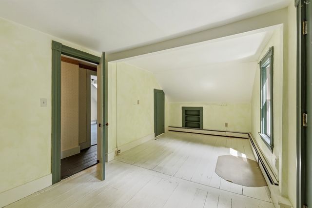 52 Baker St, Amherst, MA 01002
