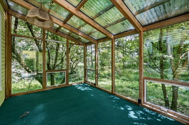 52 Baker St, Amherst, MA 01002