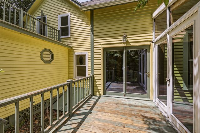 52 Baker St, Amherst, MA 01002