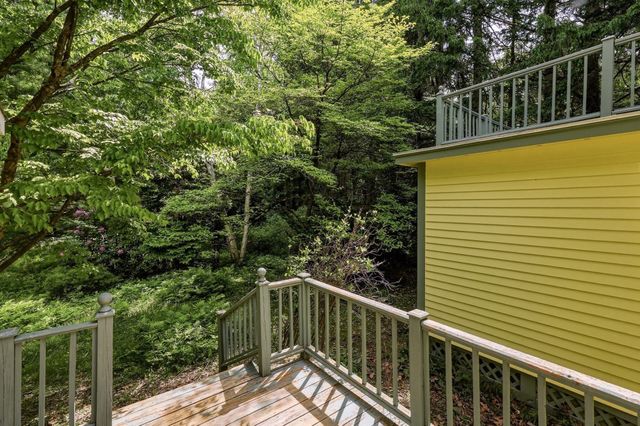 52 Baker St, Amherst, MA 01002