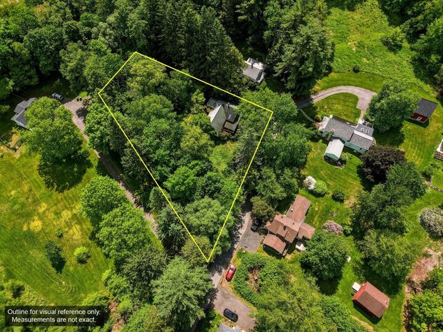 52 Baker St, Amherst, MA 01002