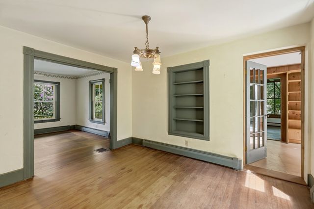52 Baker St, Amherst, MA 01002