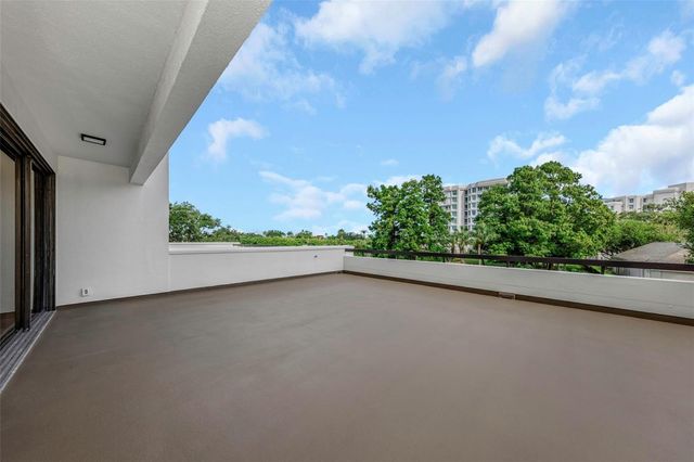 8 BELLEVIEW BOULEVARD 108, Belleair, FL 33756