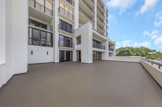 8 BELLEVIEW BOULEVARD 108, Belleair, FL 33756