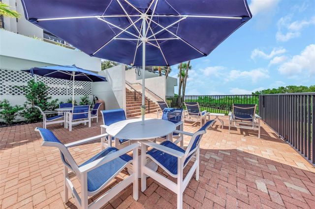 8 BELLEVIEW BOULEVARD 108, Belleair, FL 33756