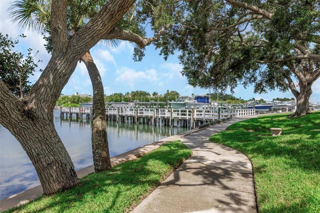 8 BELLEVIEW BOULEVARD 108, Belleair, FL 33756
