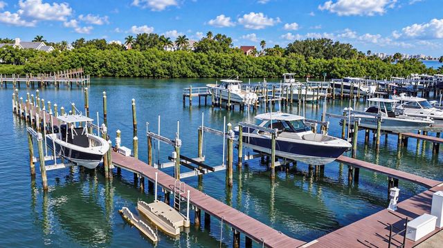 8 BELLEVIEW BOULEVARD 108, Belleair, FL 33756