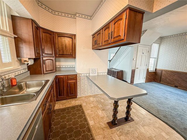 117 Lyon Ave, City Of But Sw, PA 16001