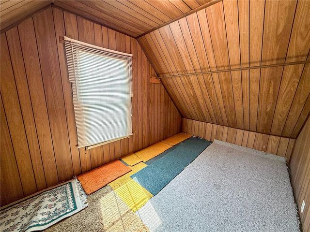 117 Lyon Ave, City Of But Sw, PA 16001