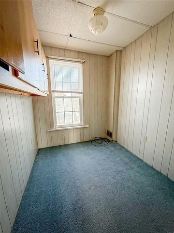 117 Lyon Ave, City Of But Sw, PA 16001