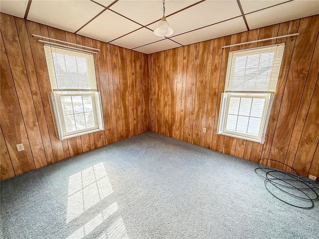 117 Lyon Ave, City Of But Sw, PA 16001