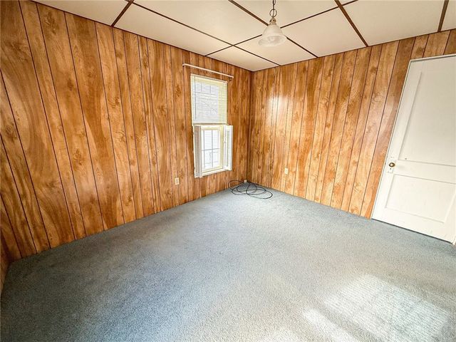 117 Lyon Ave, City Of But Sw, PA 16001