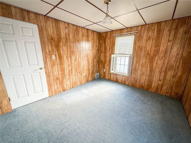 117 Lyon Ave, City Of But Sw, PA 16001