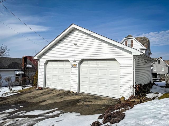 117 Lyon Ave, City Of But Sw, PA 16001