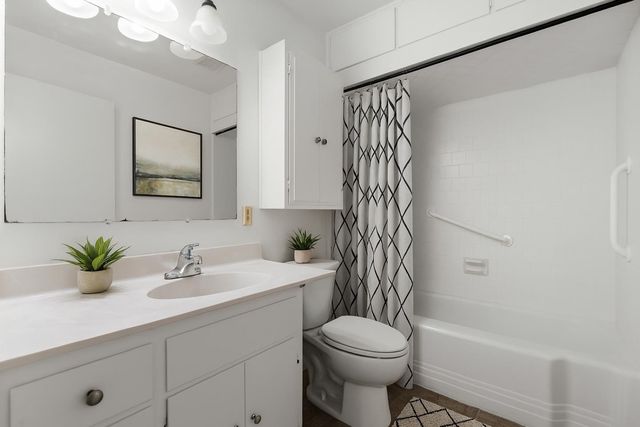 190 W Mckenzie Avenue, Stockton, CA 95204