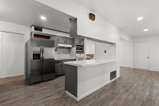 190 W Mckenzie Avenue, Stockton, CA 95204