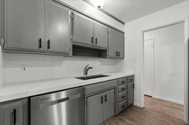 190 W Mckenzie Avenue, Stockton, CA 95204