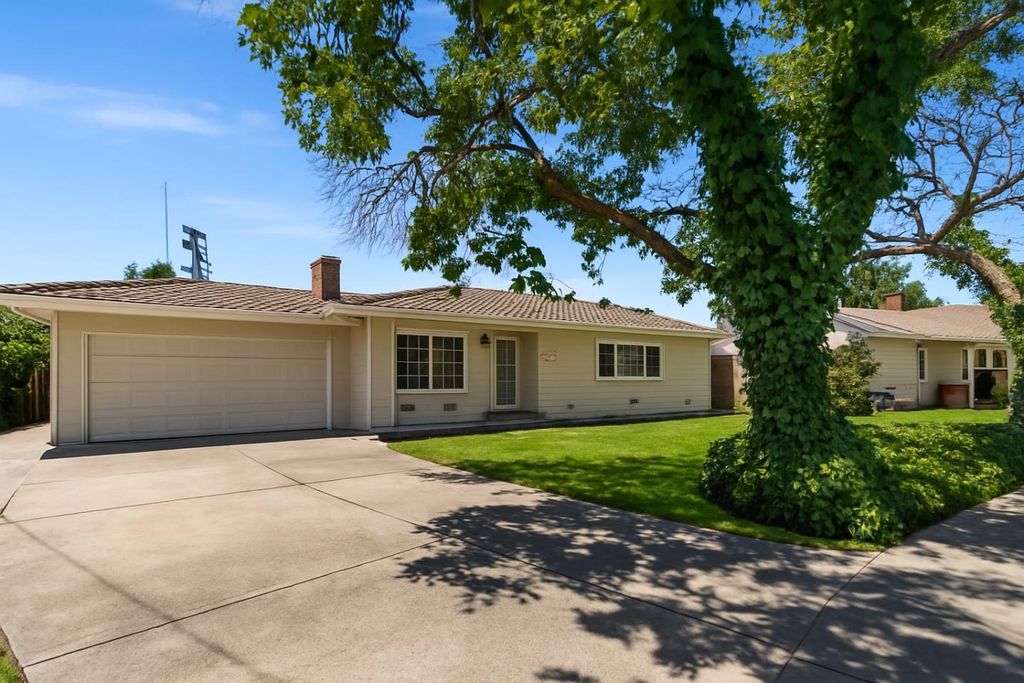 190 W Mckenzie Avenue, Stockton, CA 95204