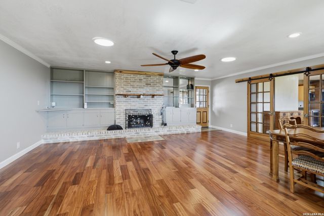 945 Colleen, Canyon Lake, TX 78133