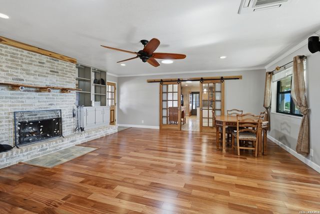 945 Colleen, Canyon Lake, TX 78133