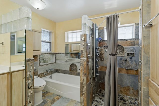 945 Colleen, Canyon Lake, TX 78133
