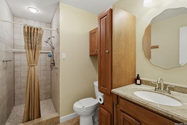 945 Colleen, Canyon Lake, TX 78133