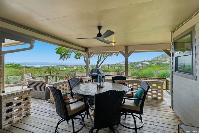 945 Colleen, Canyon Lake, TX 78133
