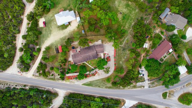 945 Colleen, Canyon Lake, TX 78133