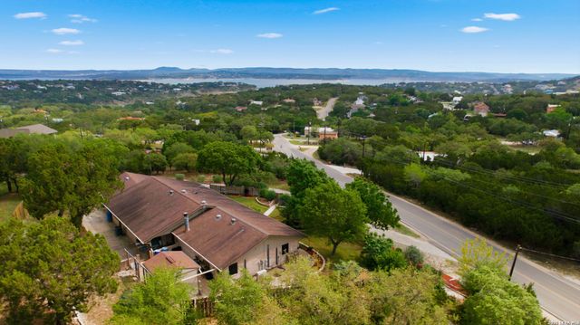 945 Colleen, Canyon Lake, TX 78133