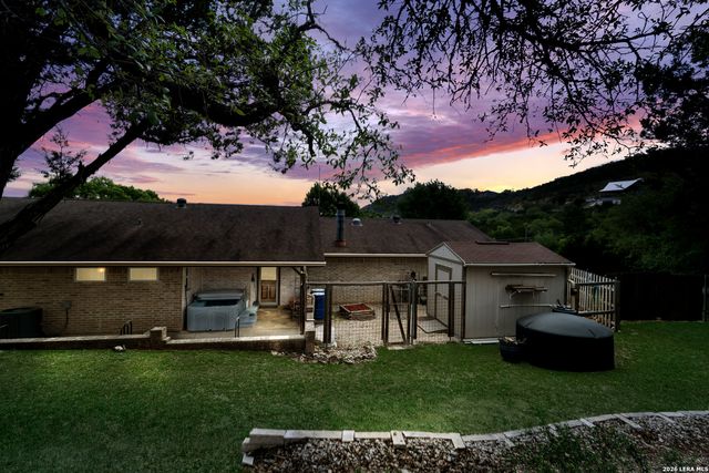 945 Colleen, Canyon Lake, TX 78133