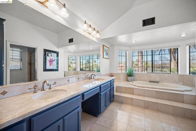 5770 Gateway Ct, Discovery Bay, CA 94505