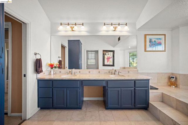5770 Gateway Ct, Discovery Bay, CA 94505