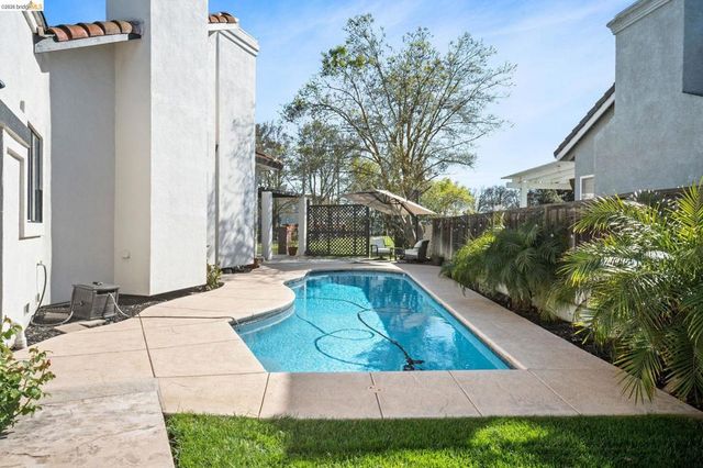 5770 Gateway Ct, Discovery Bay, CA 94505