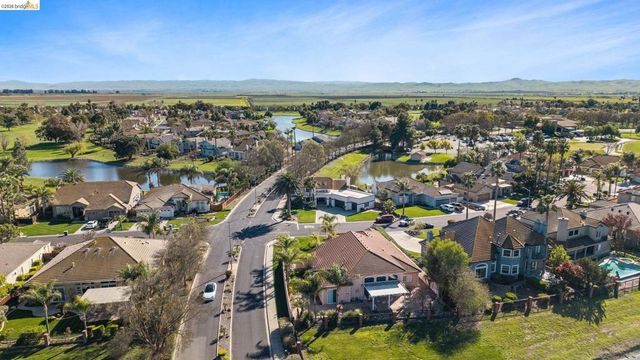 5770 Gateway Ct, Discovery Bay, CA 94505