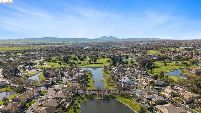 5770 Gateway Ct, Discovery Bay, CA 94505