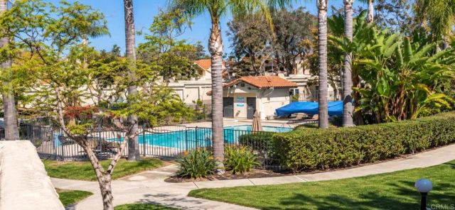 321 N Melrose Drive B, Vista, CA 92083