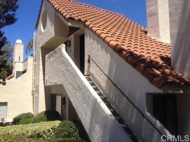 321 N Melrose Drive B, Vista, CA 92083