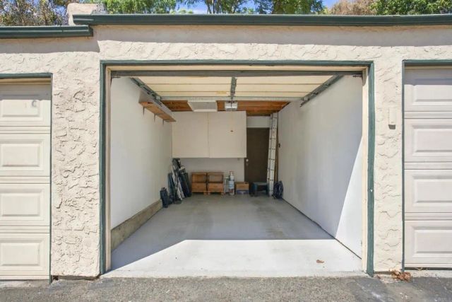321 N Melrose Drive B, Vista, CA 92083