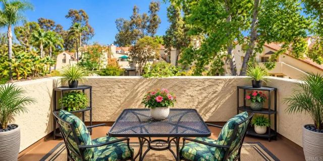 321 N Melrose Drive B, Vista, CA 92083