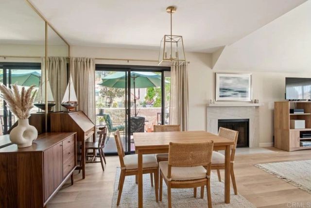 321 N Melrose Drive B, Vista, CA 92083