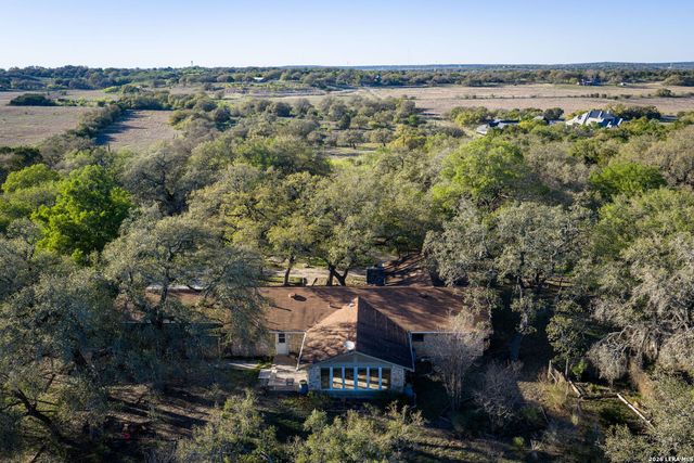 1285 Mission Valley, New Braunfels, TX 78132