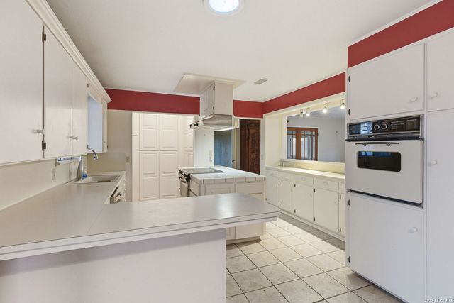 1285 Mission Valley, New Braunfels, TX 78132