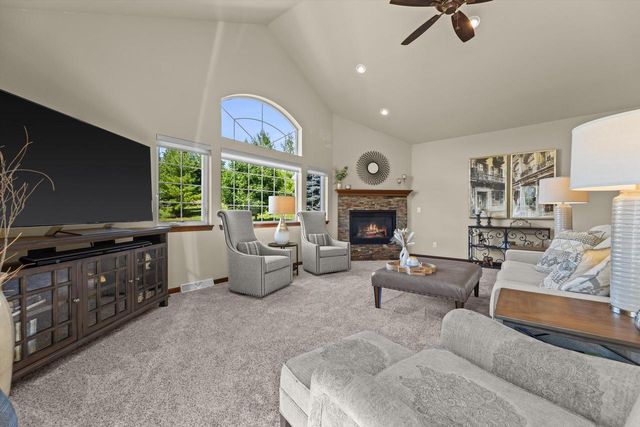 2406 Deercrest COURT, Waukesha, WI 53188