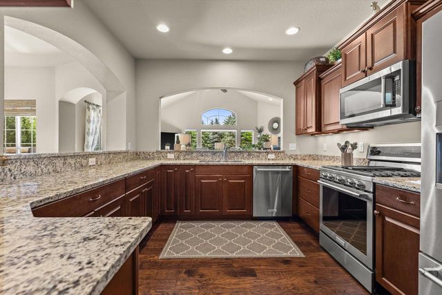 2406 Deercrest COURT, Waukesha, WI 53188